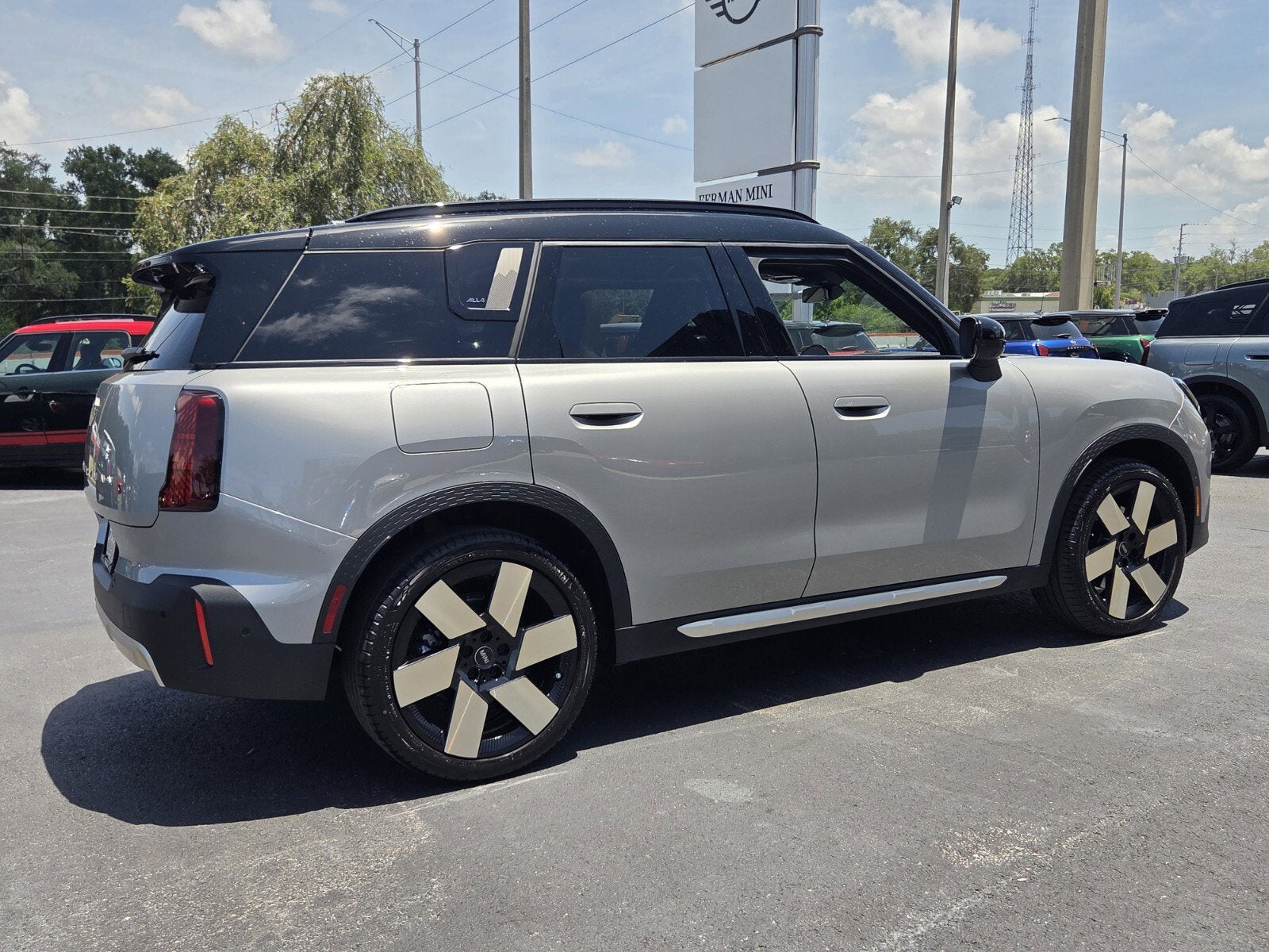2027 MINI COUNTRYMAN ICONIC