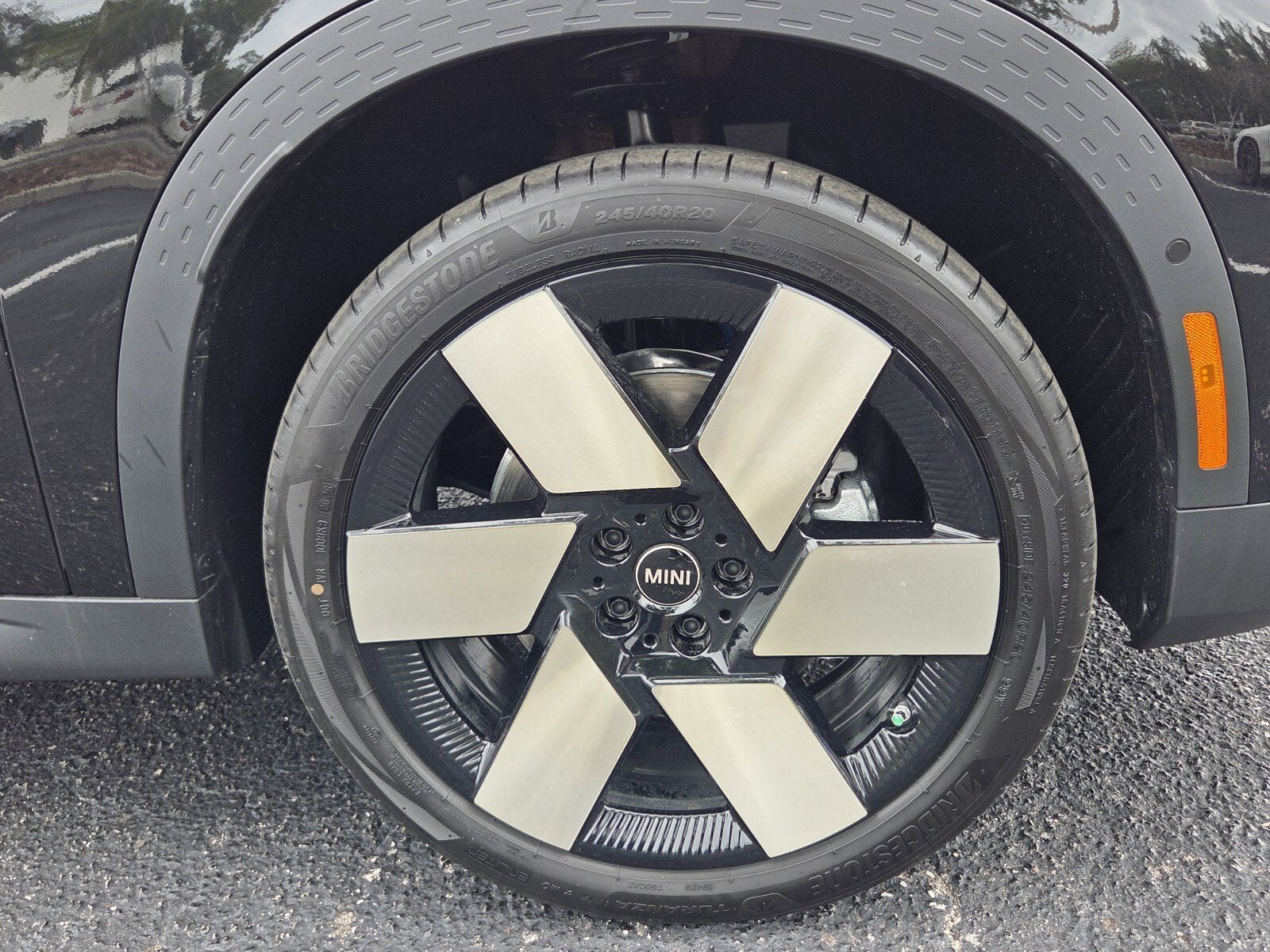 2027 MINI COUNTRYMAN ICONIC