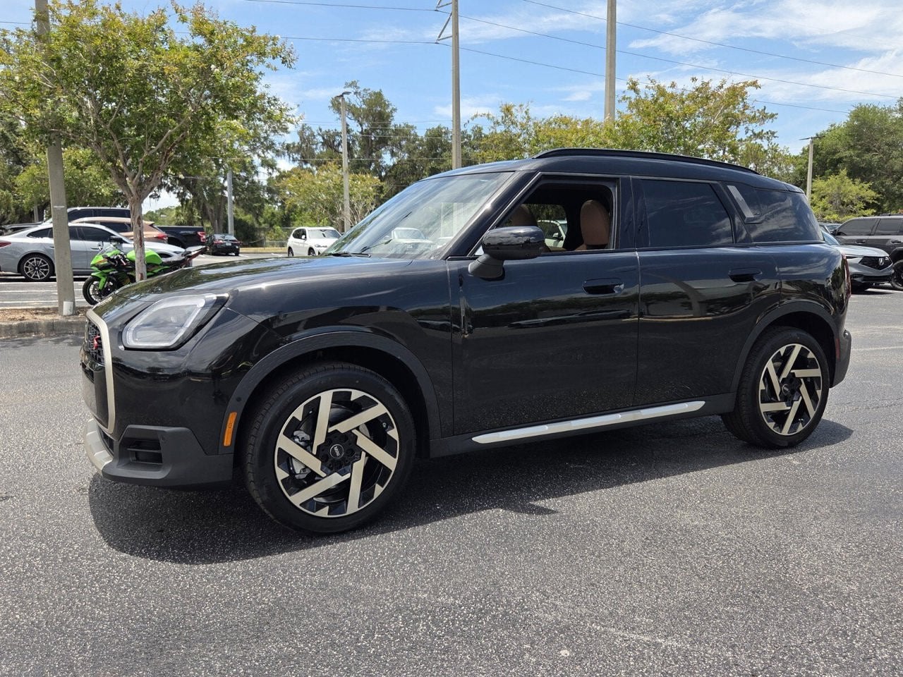 2027 MINI COUNTRYMAN ICONIC