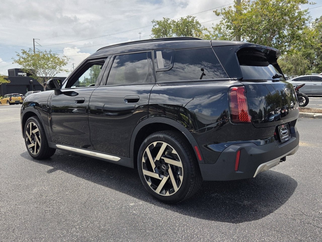 2027 MINI COUNTRYMAN ICONIC