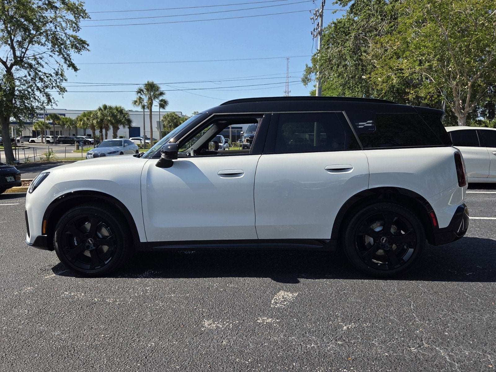 2027 MINI COUNTRYMAN ICONIC