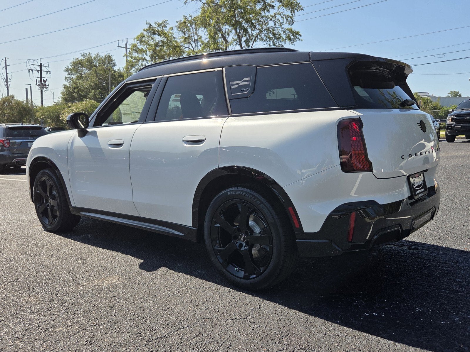 2027 MINI COUNTRYMAN ICONIC