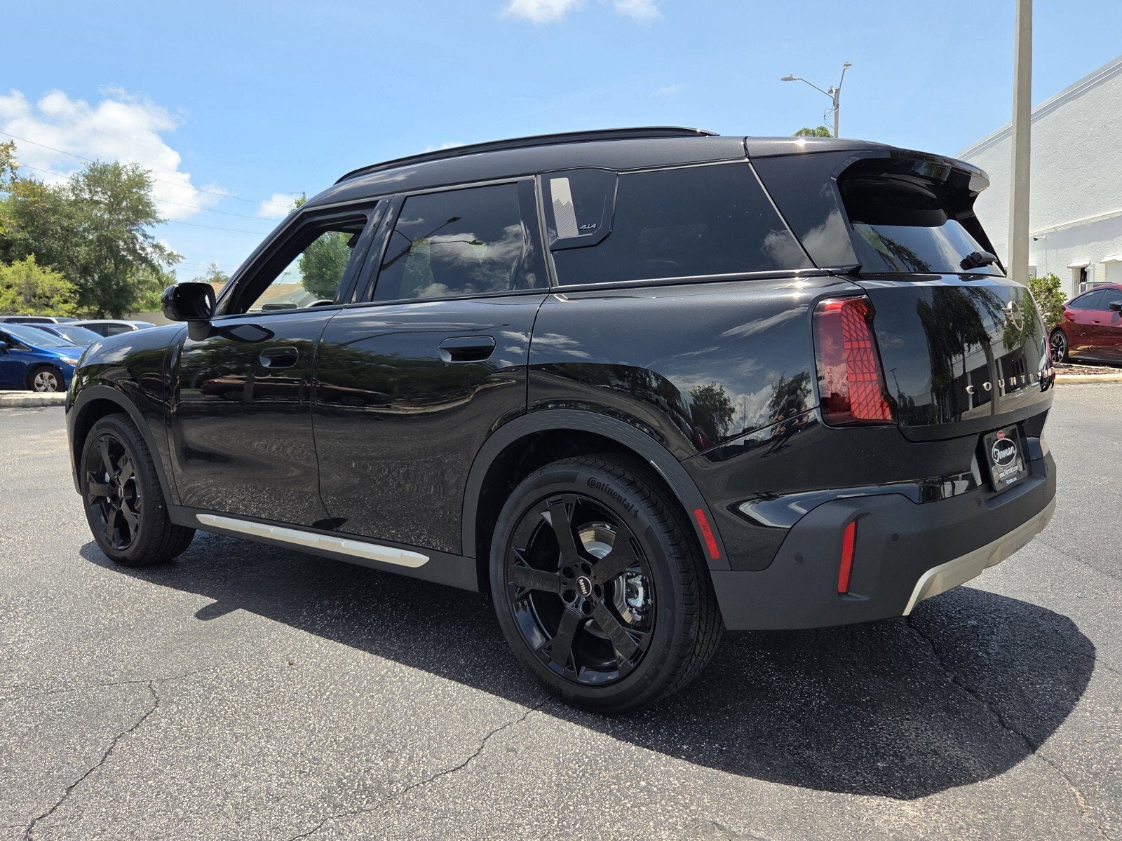 2027 MINI COUNTRYMAN ICONIC