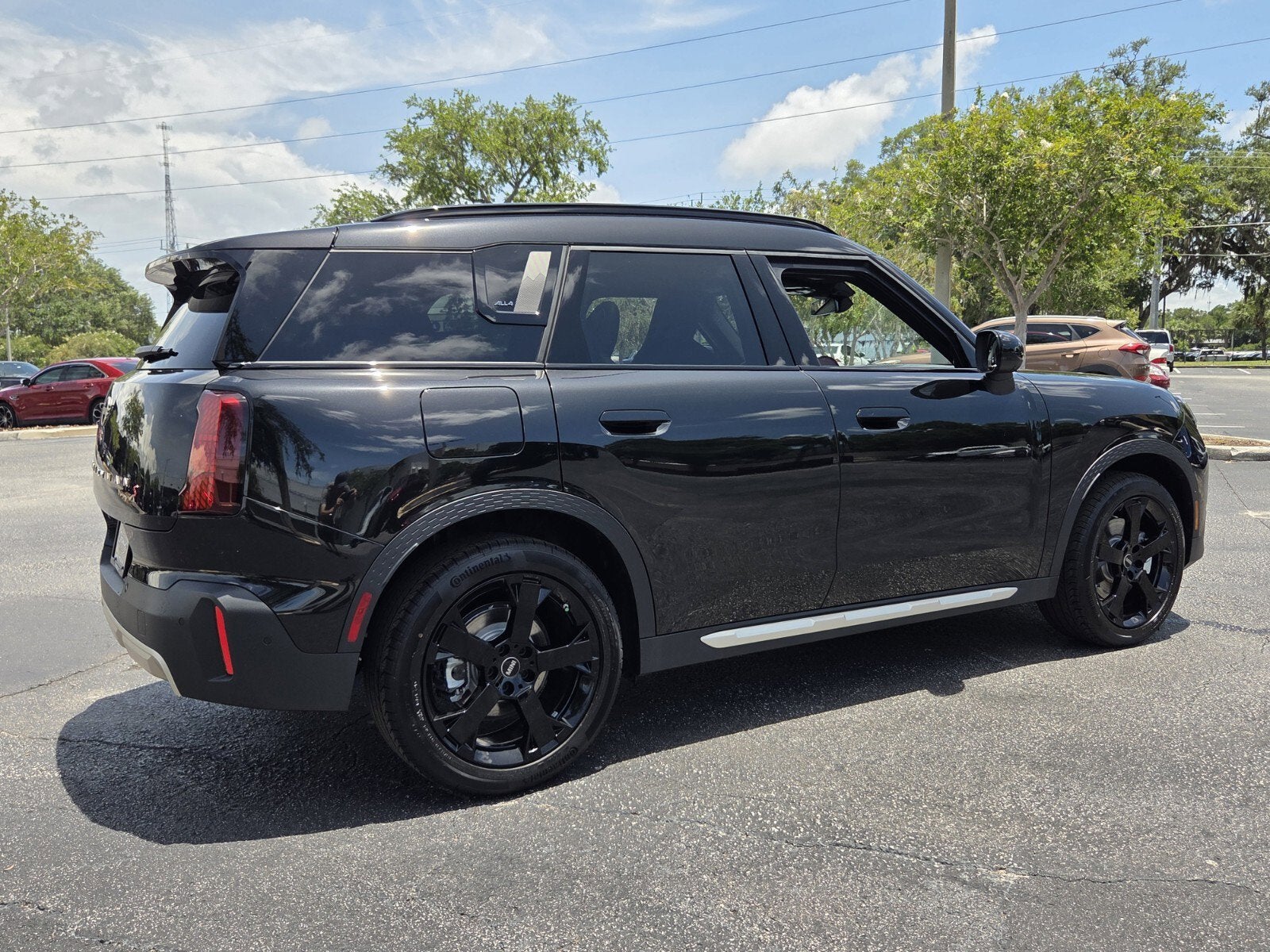 2027 MINI COUNTRYMAN ICONIC