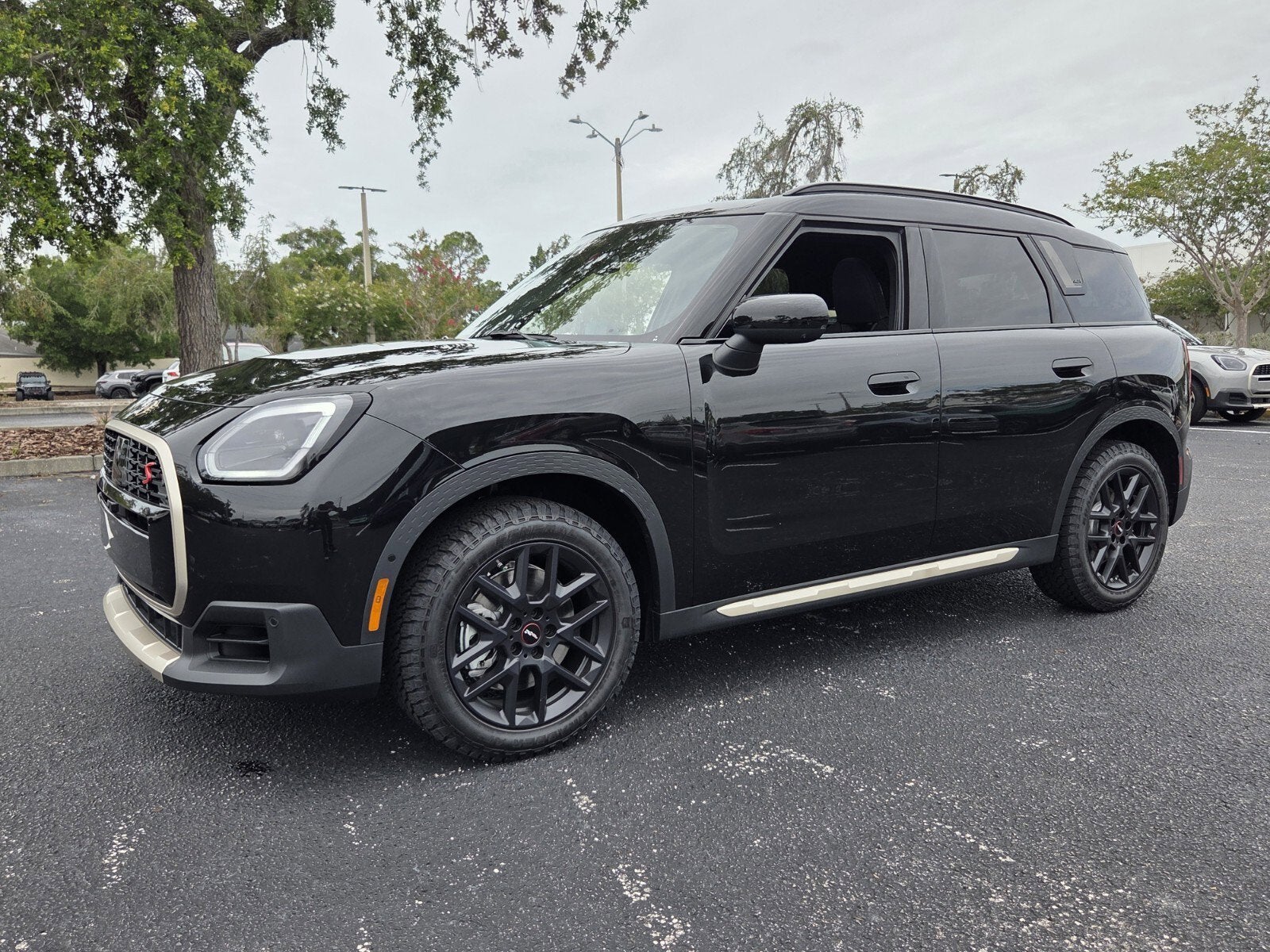 2027 MINI COUNTRYMAN ICONIC