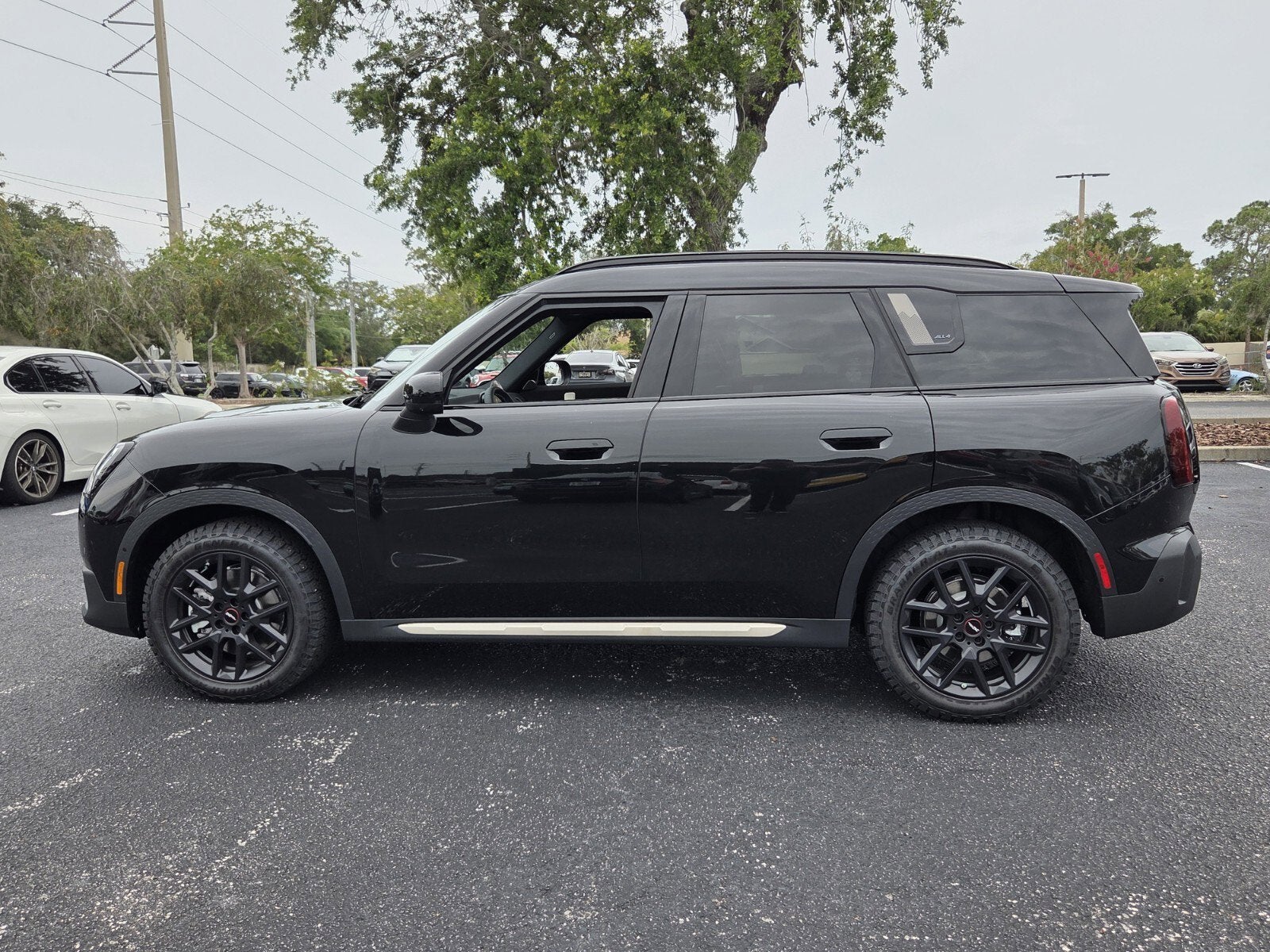 2027 MINI COUNTRYMAN ICONIC
