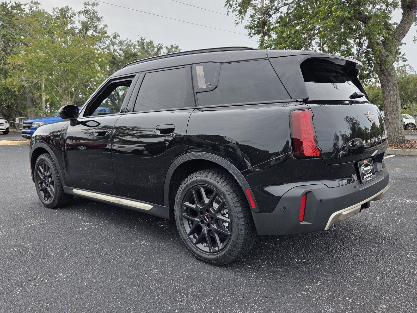 2027 MINI COUNTRYMAN ICONIC