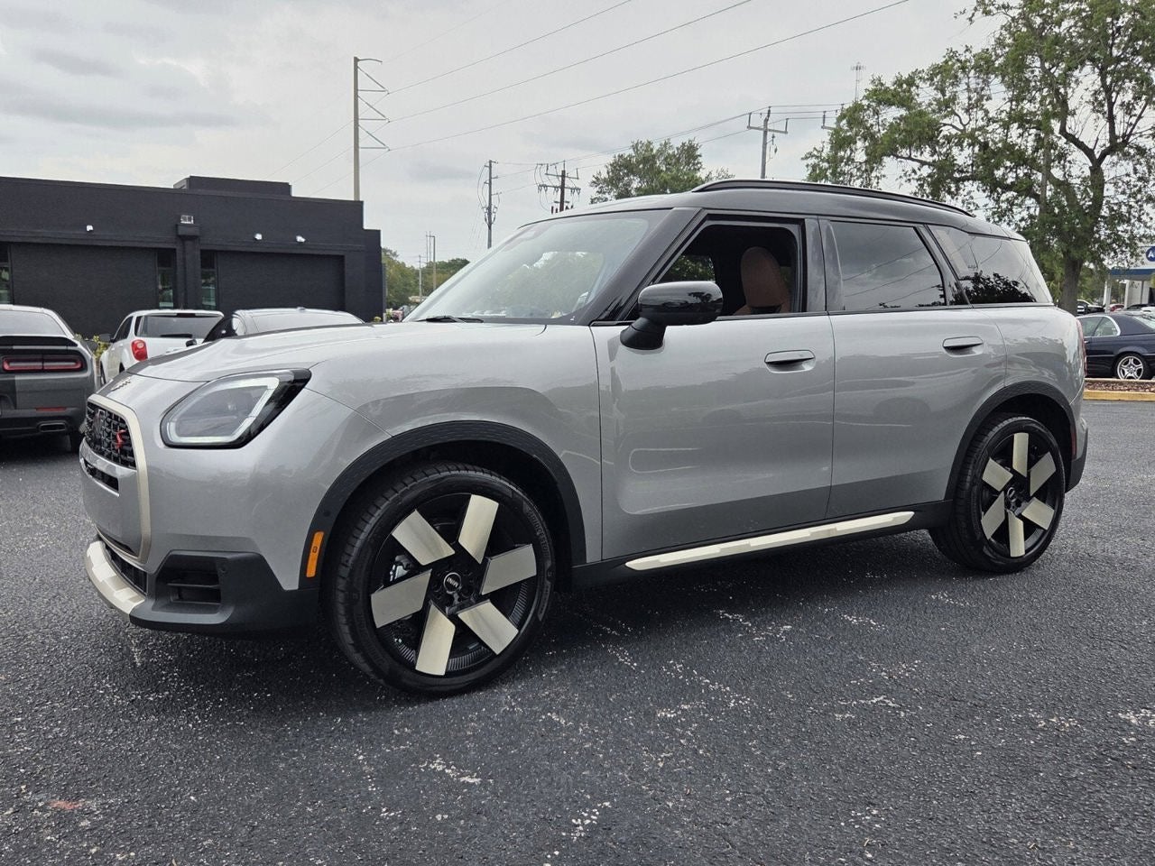 2027 MINI COUNTRYMAN ICONIC