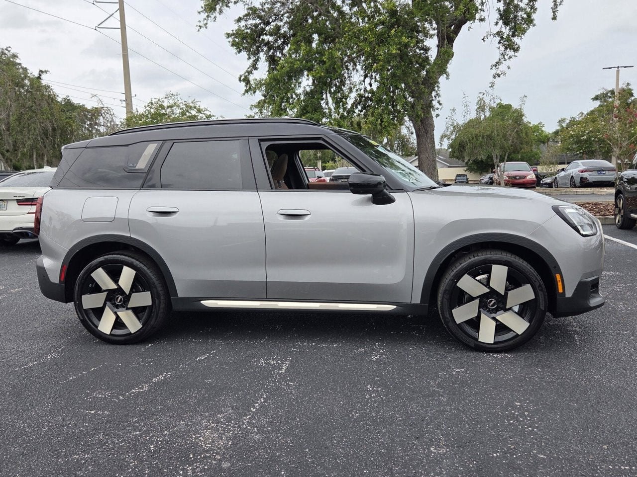 2027 MINI COUNTRYMAN ICONIC
