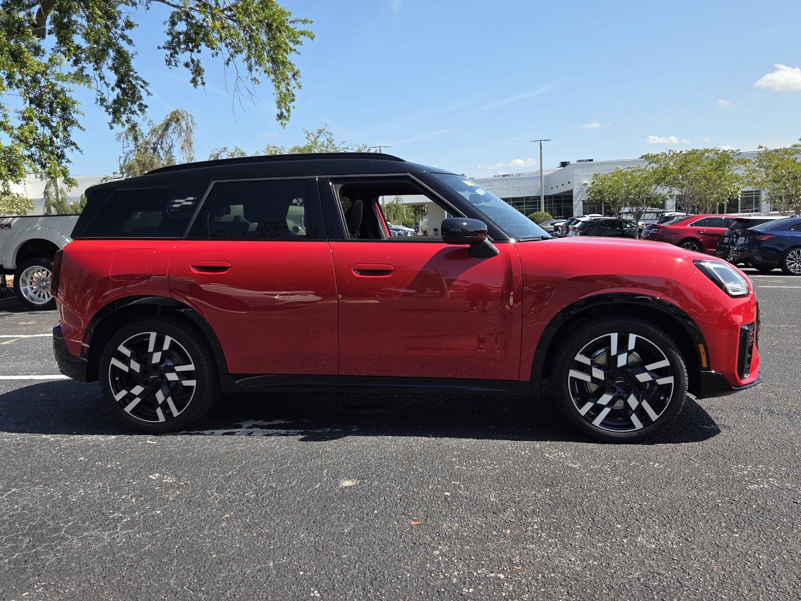 2027 MINI COUNTRYMAN ICONIC