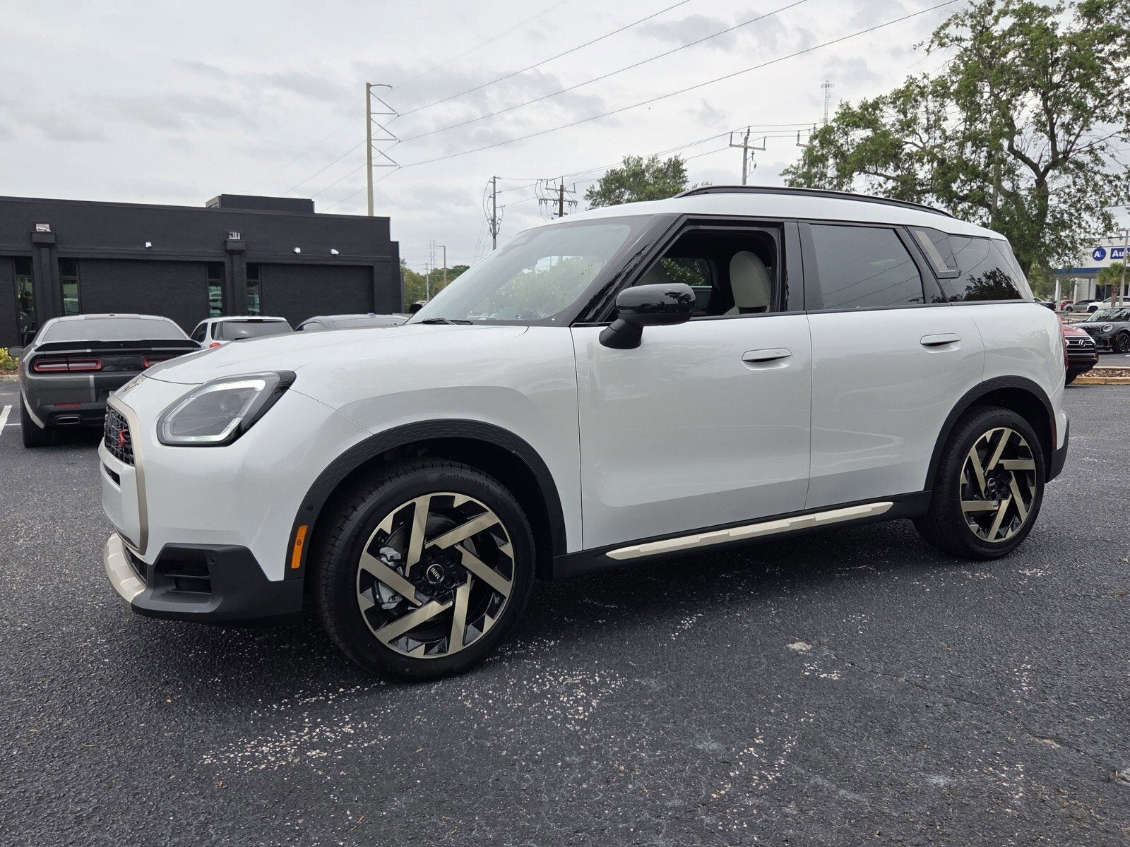 2027 MINI COUNTRYMAN SIGNATURE PLUS