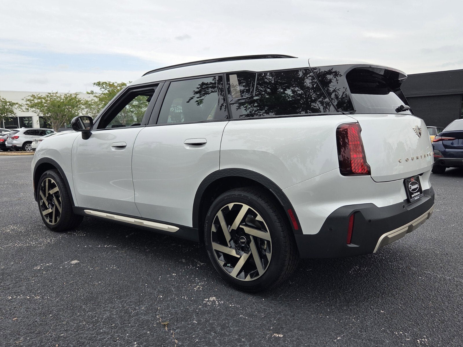 2027 MINI COUNTRYMAN SIGNATURE PLUS