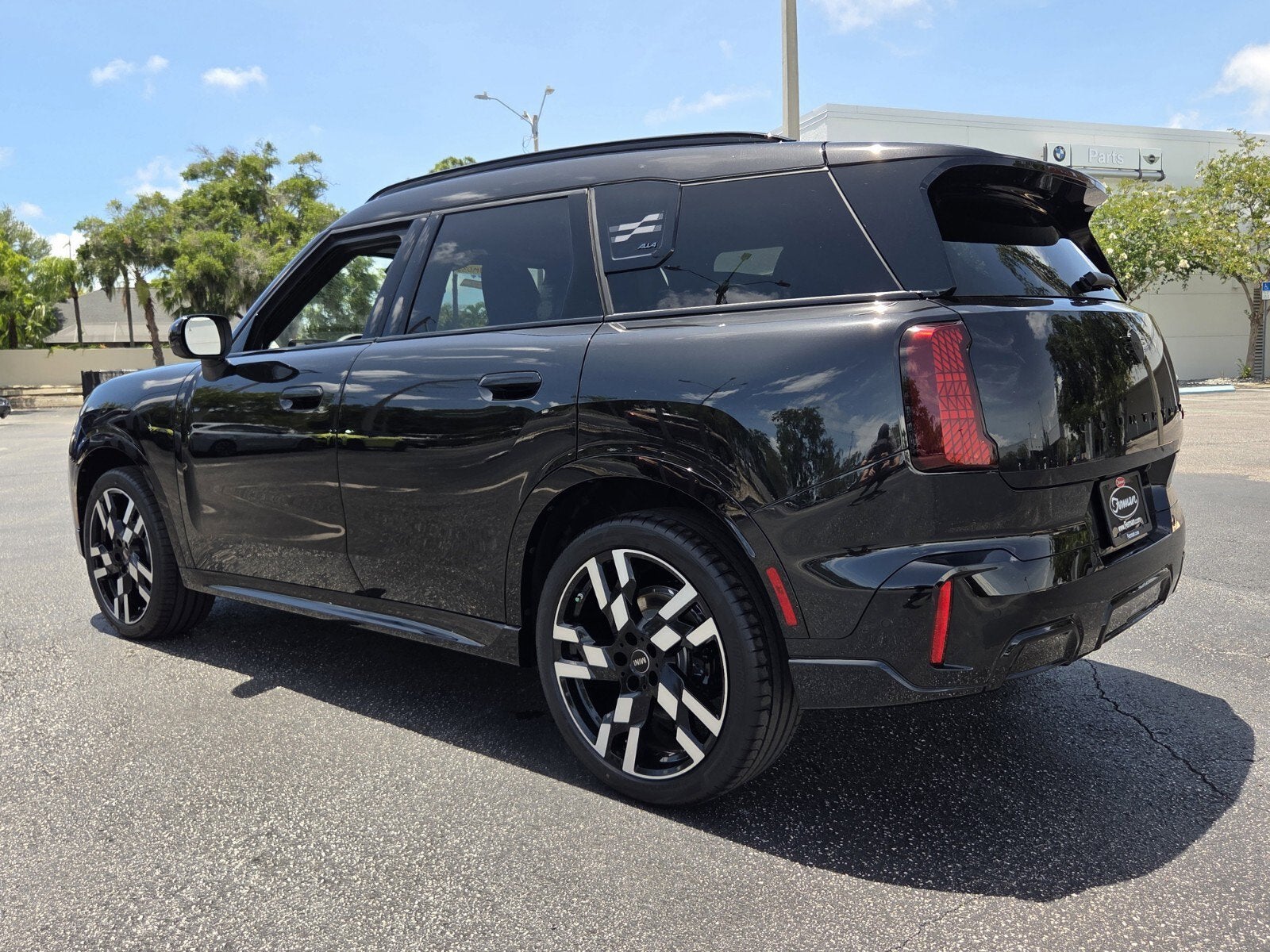2027 MINI COUNTRYMAN ICONIC