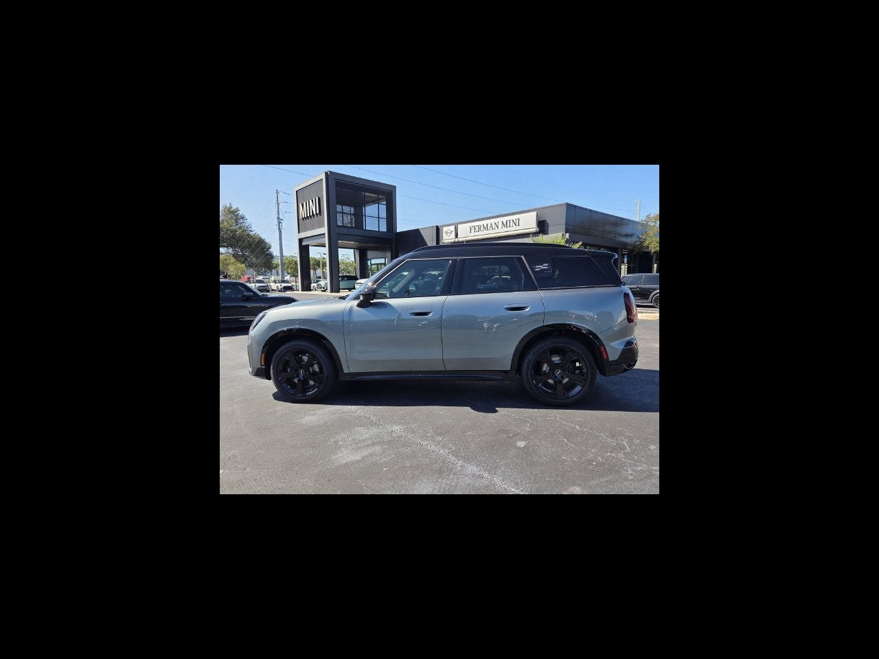 2027 MINI COUNTRYMAN ICONIC