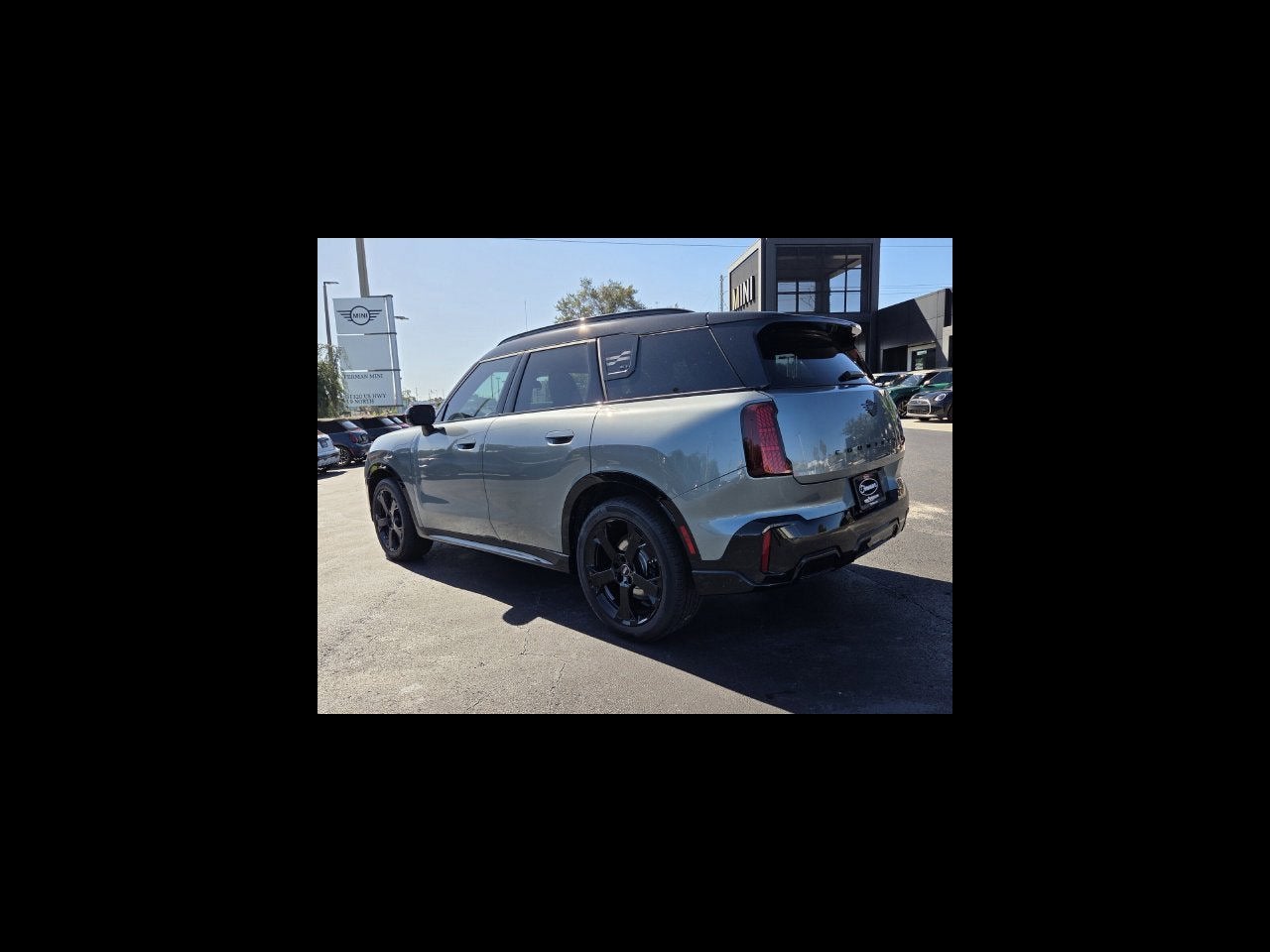 2027 MINI COUNTRYMAN ICONIC