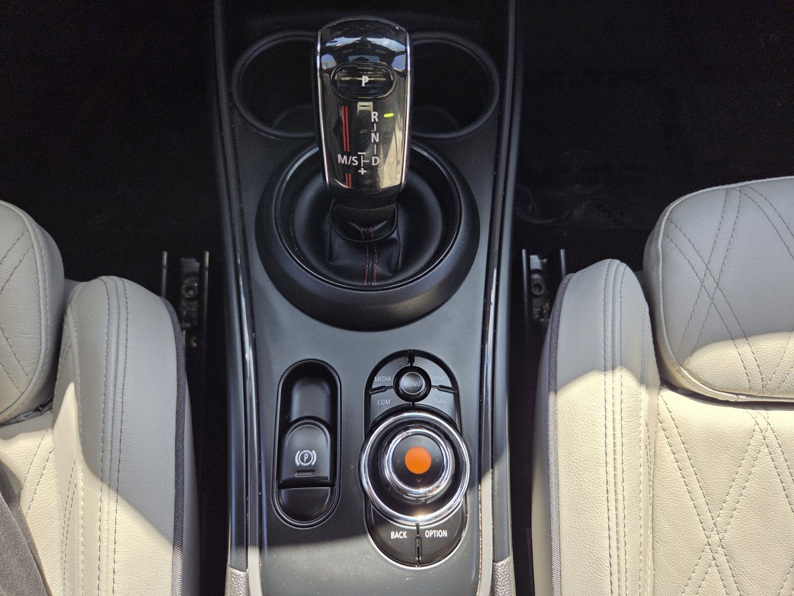 2021 MINI COUNTRYMAN ICONIC