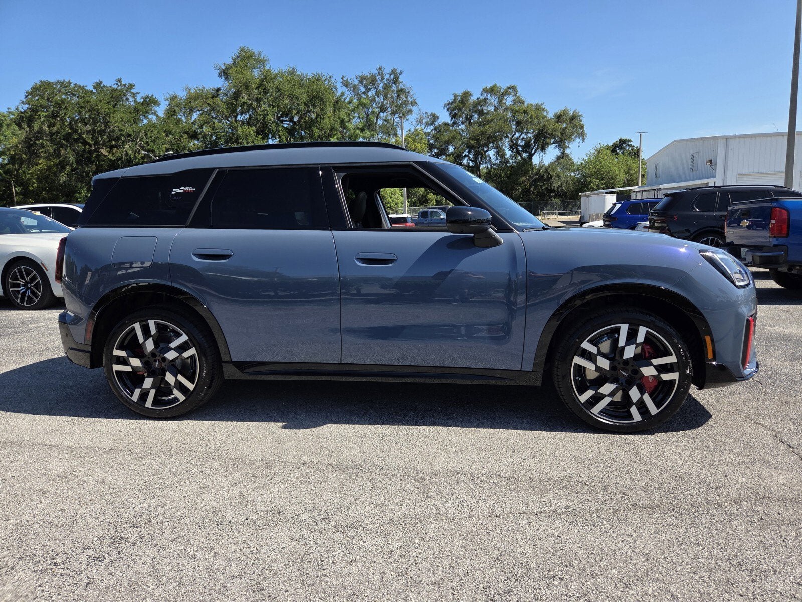 2027 MINI COUNTRYMAN ICONIC