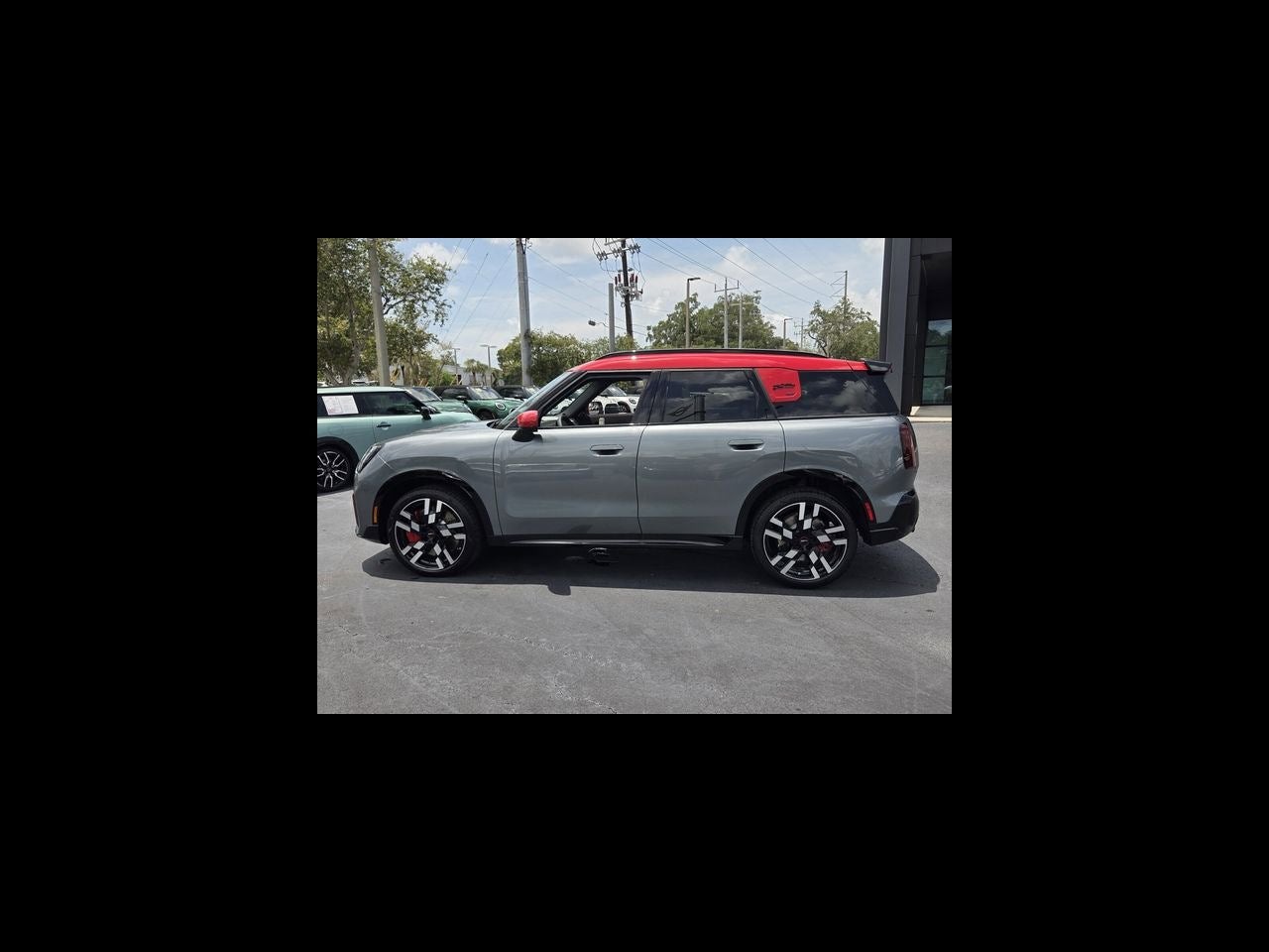 2027 MINI COUNTRYMAN ICONIC