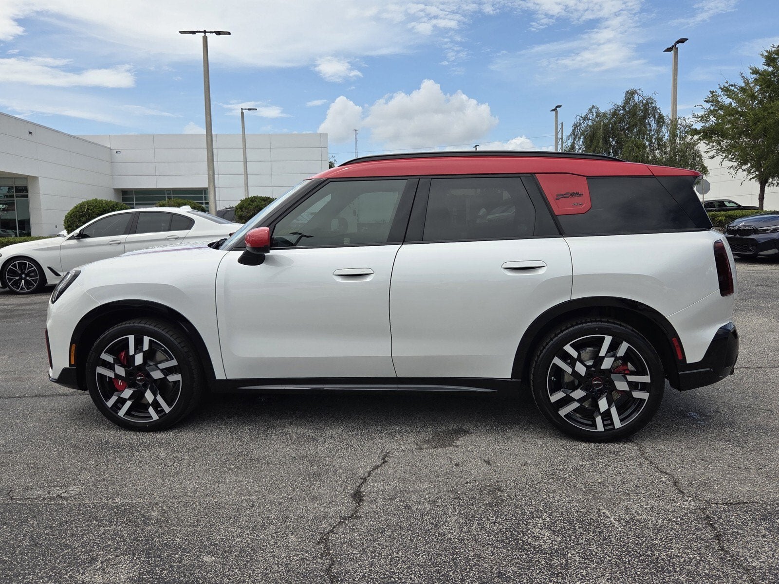 2027 MINI COUNTRYMAN ICONIC