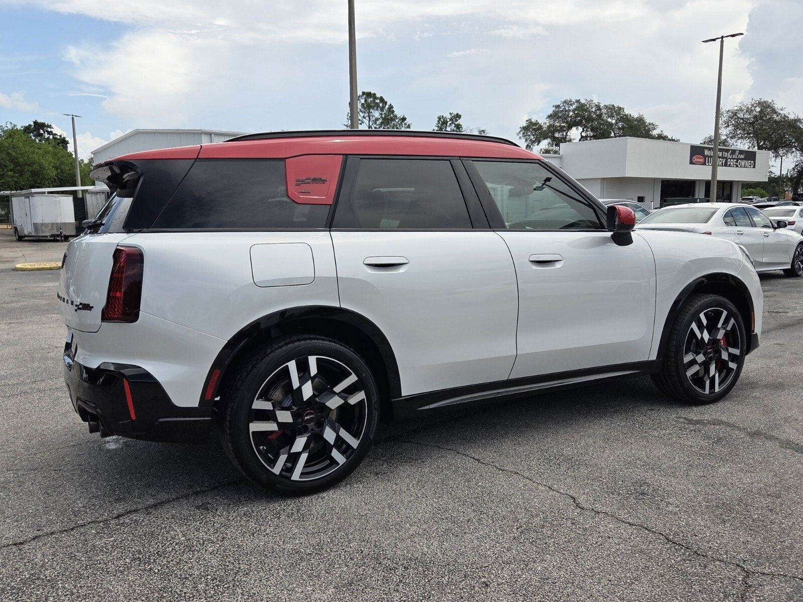 2027 MINI COUNTRYMAN ICONIC