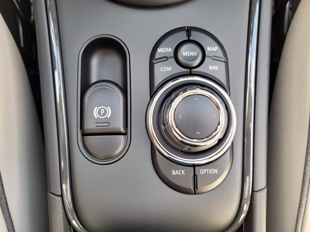 2024 MINI COUNTRYMAN SIGNATURE