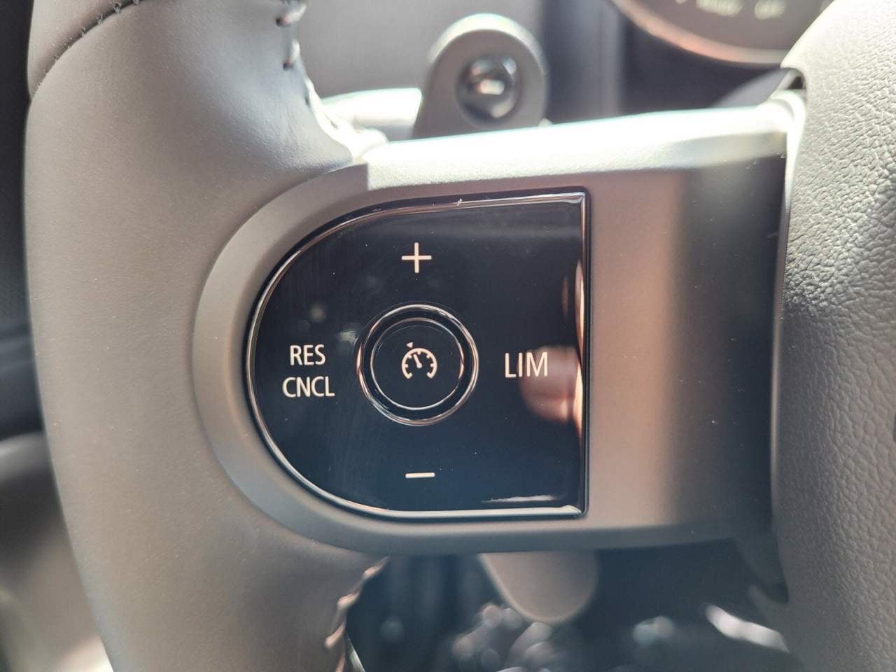 2024 MINI COUNTRYMAN SIGNATURE