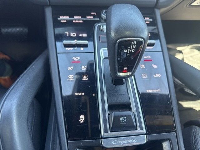 2022 Porsche Cayenne Base