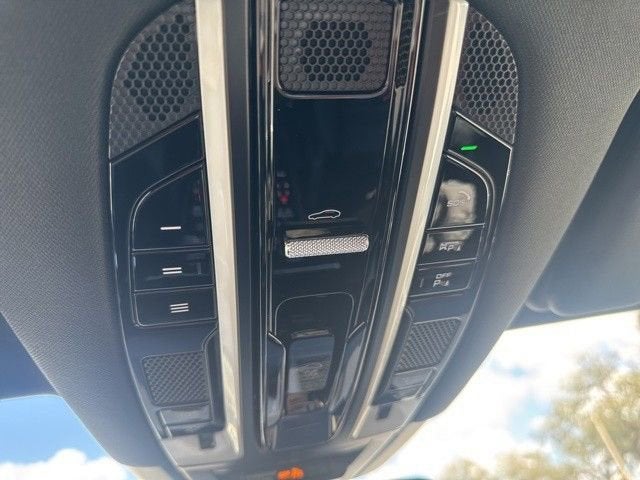 2022 Porsche Cayenne Base