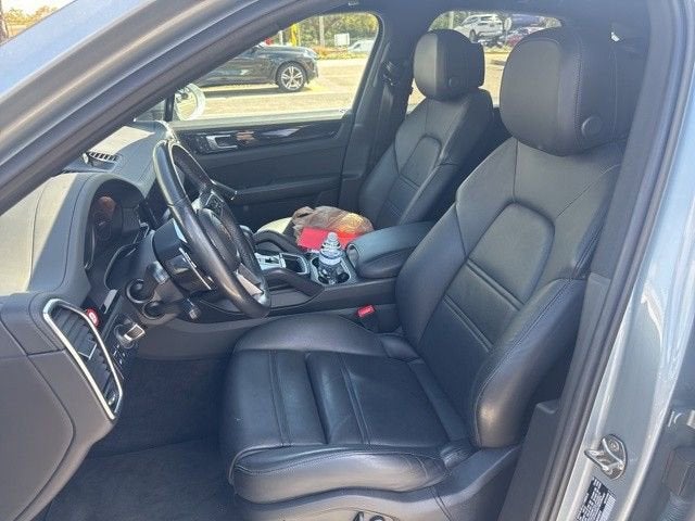 2022 Porsche Cayenne Base