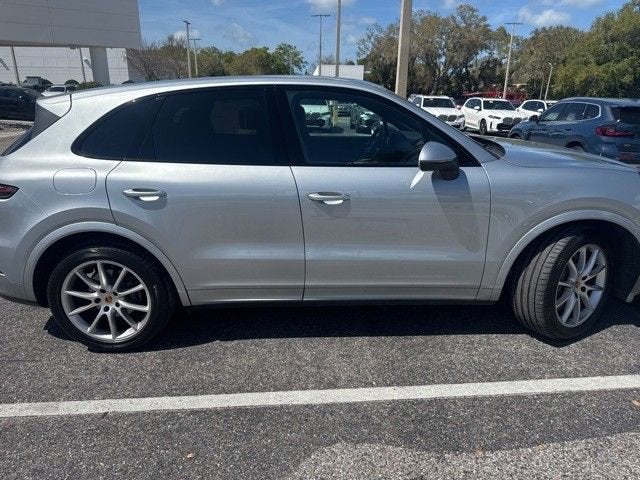 2022 Porsche Cayenne Base