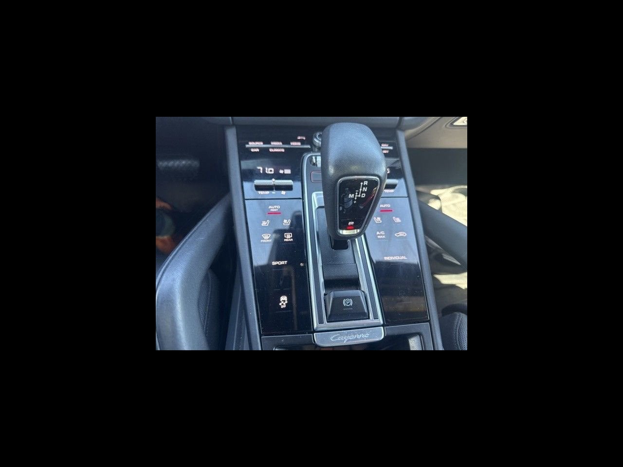 2022 Porsche Cayenne Base