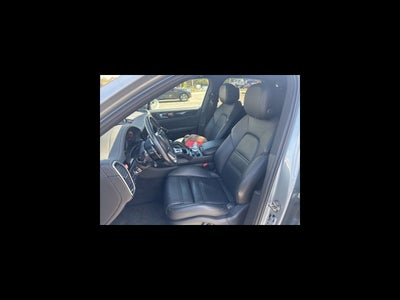 2022 Porsche Cayenne Base