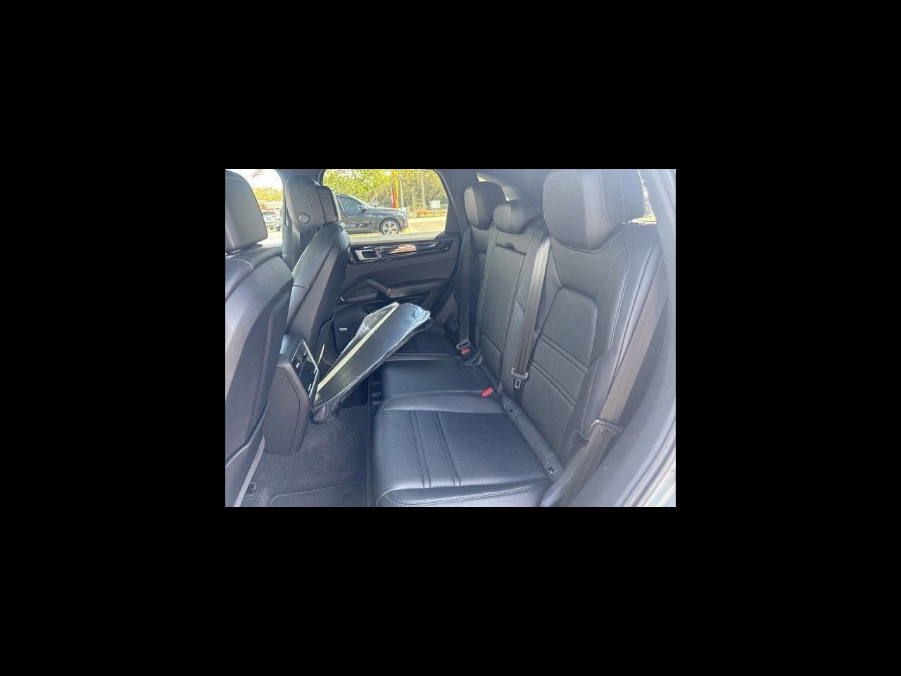 2022 Porsche Cayenne Base