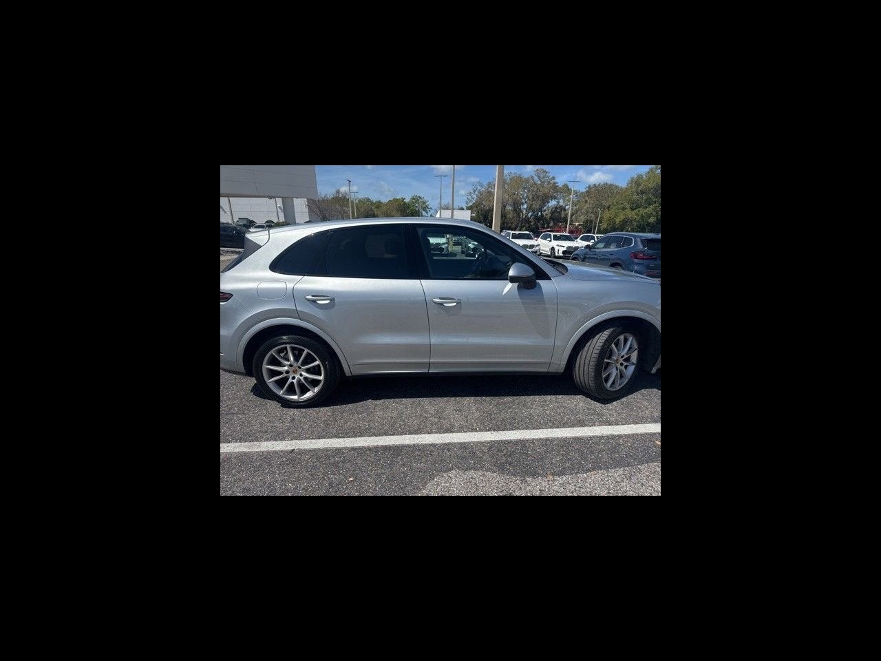 2022 Porsche Cayenne Base