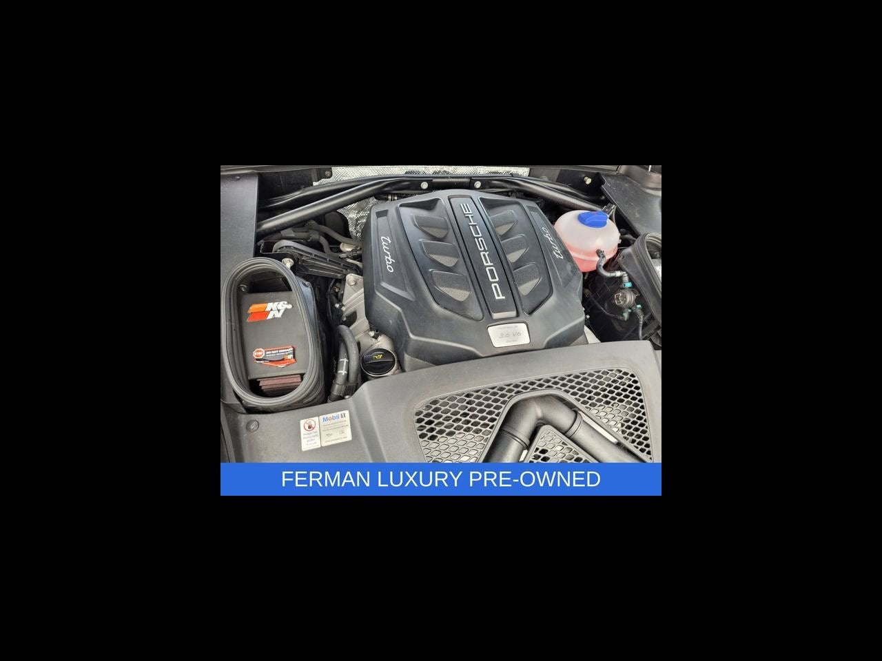 2017 Porsche Macan Turbo