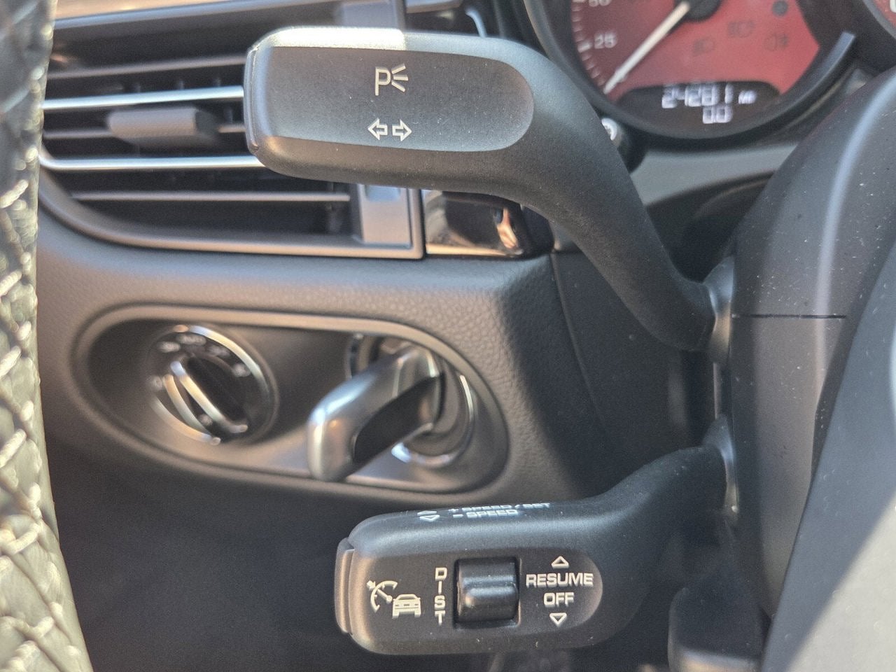 2024 Porsche Macan S