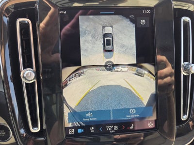 2024 Volvo XC40 Ultimate Bright Theme