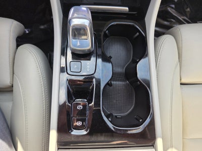 2024 Volvo XC40 Ultimate Bright Theme