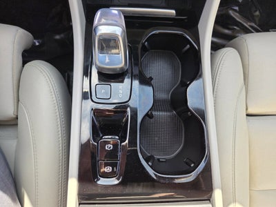 2024 Volvo XC40 Ultimate Bright Theme