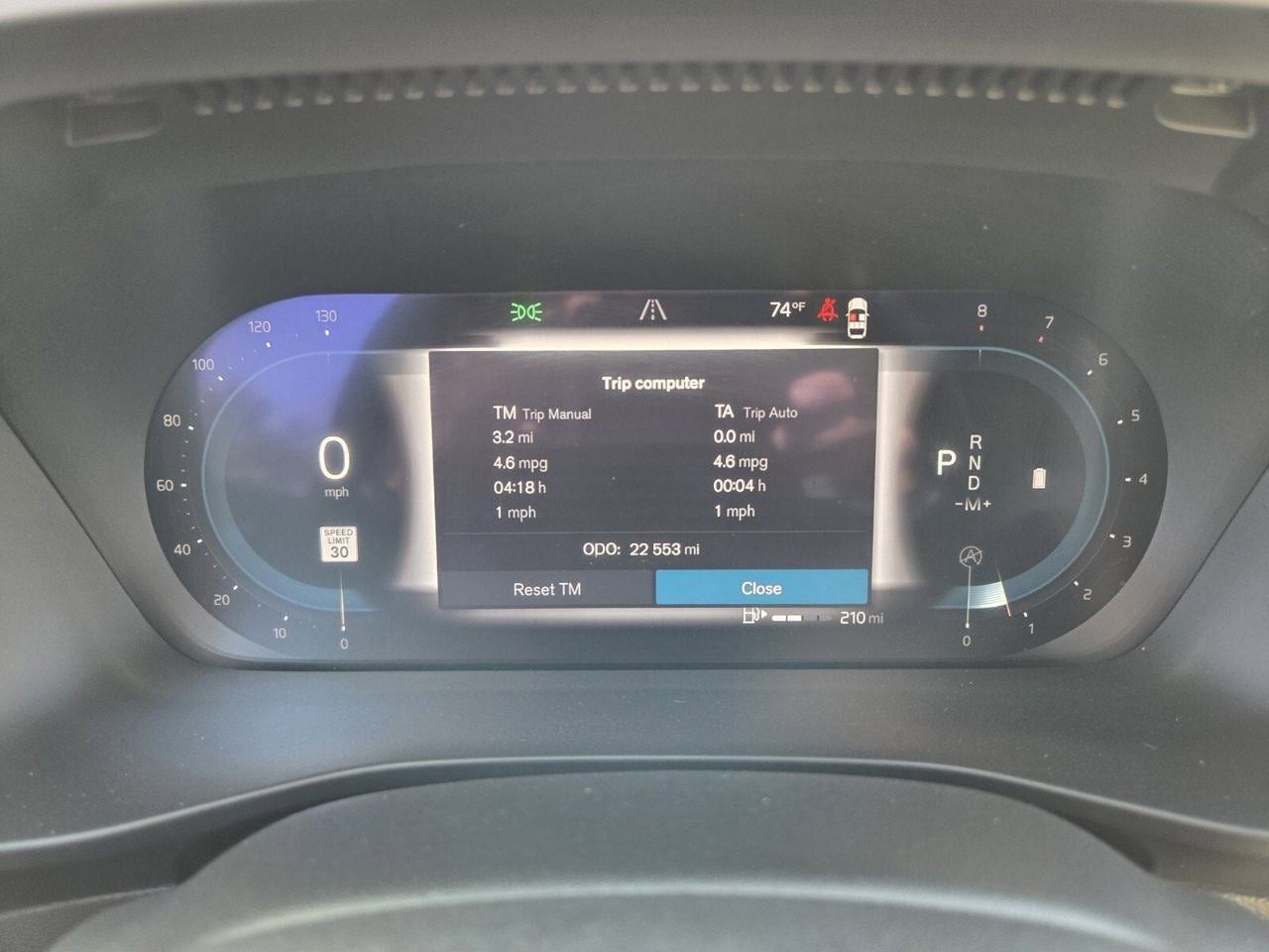 2024 Volvo XC40 Ultimate Bright Theme