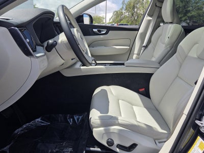 2025 Volvo XC60 Plus