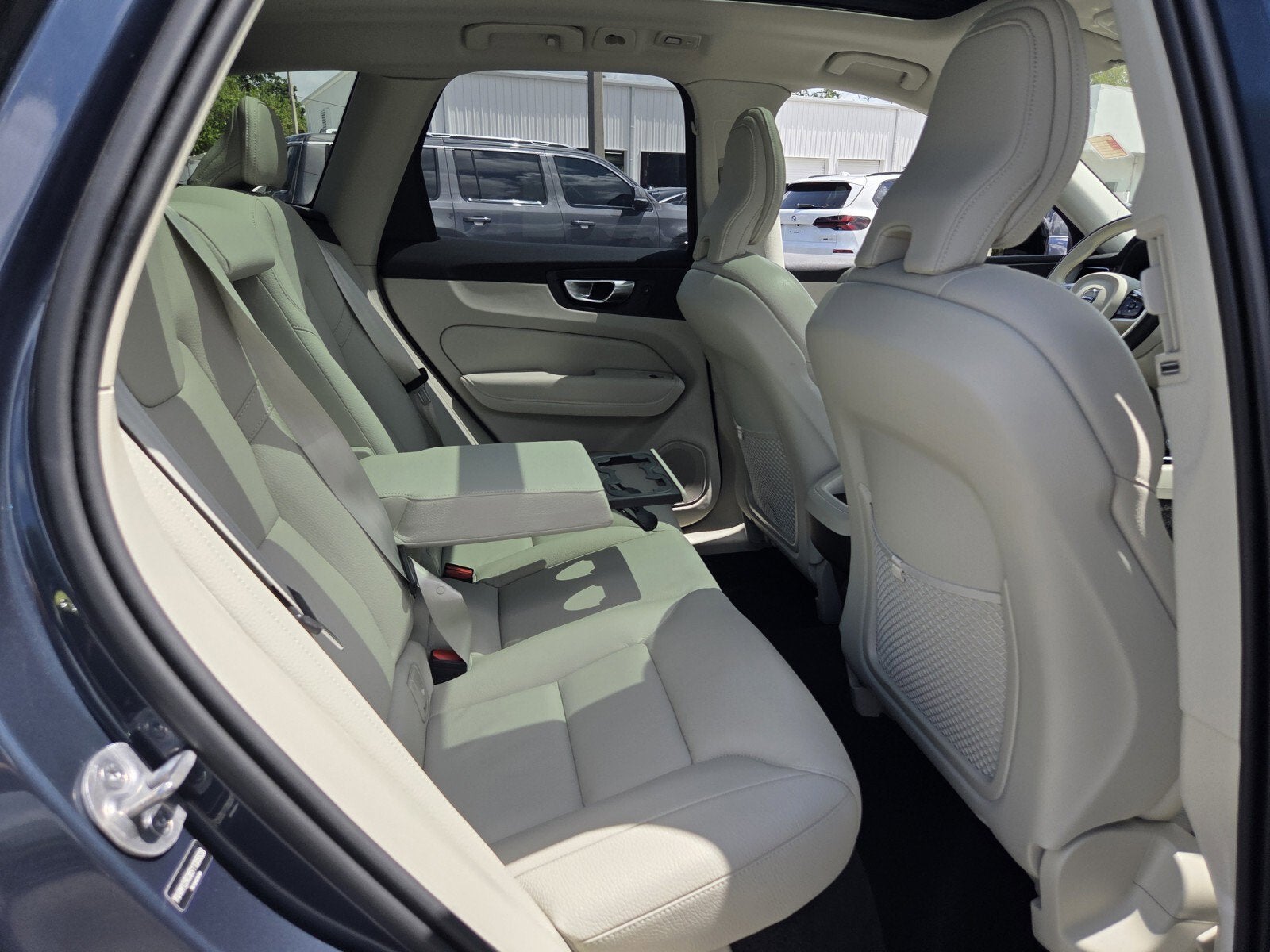 2025 Volvo XC60 Plus