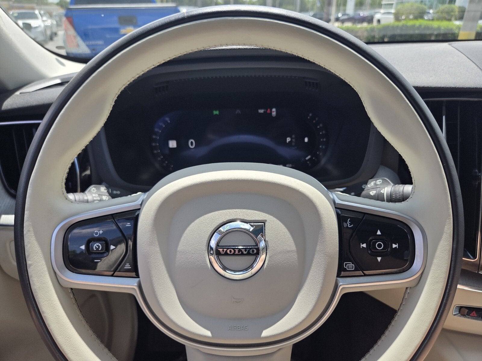 2025 Volvo XC60 Plus