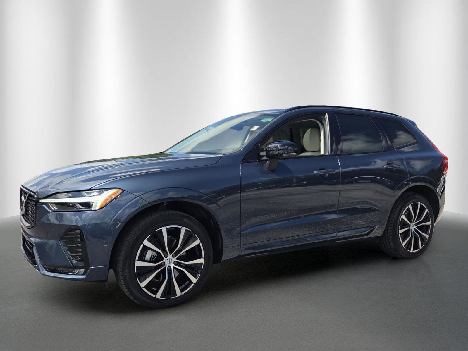 2025 Volvo XC60 Plus