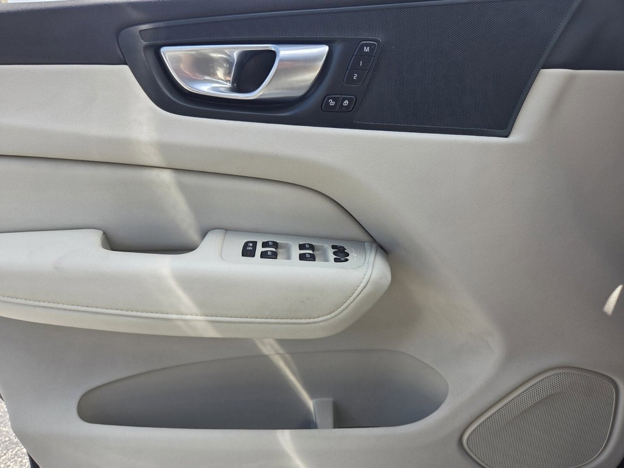 2025 Volvo XC60 Plus