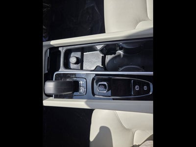 2025 Volvo XC60 Plus