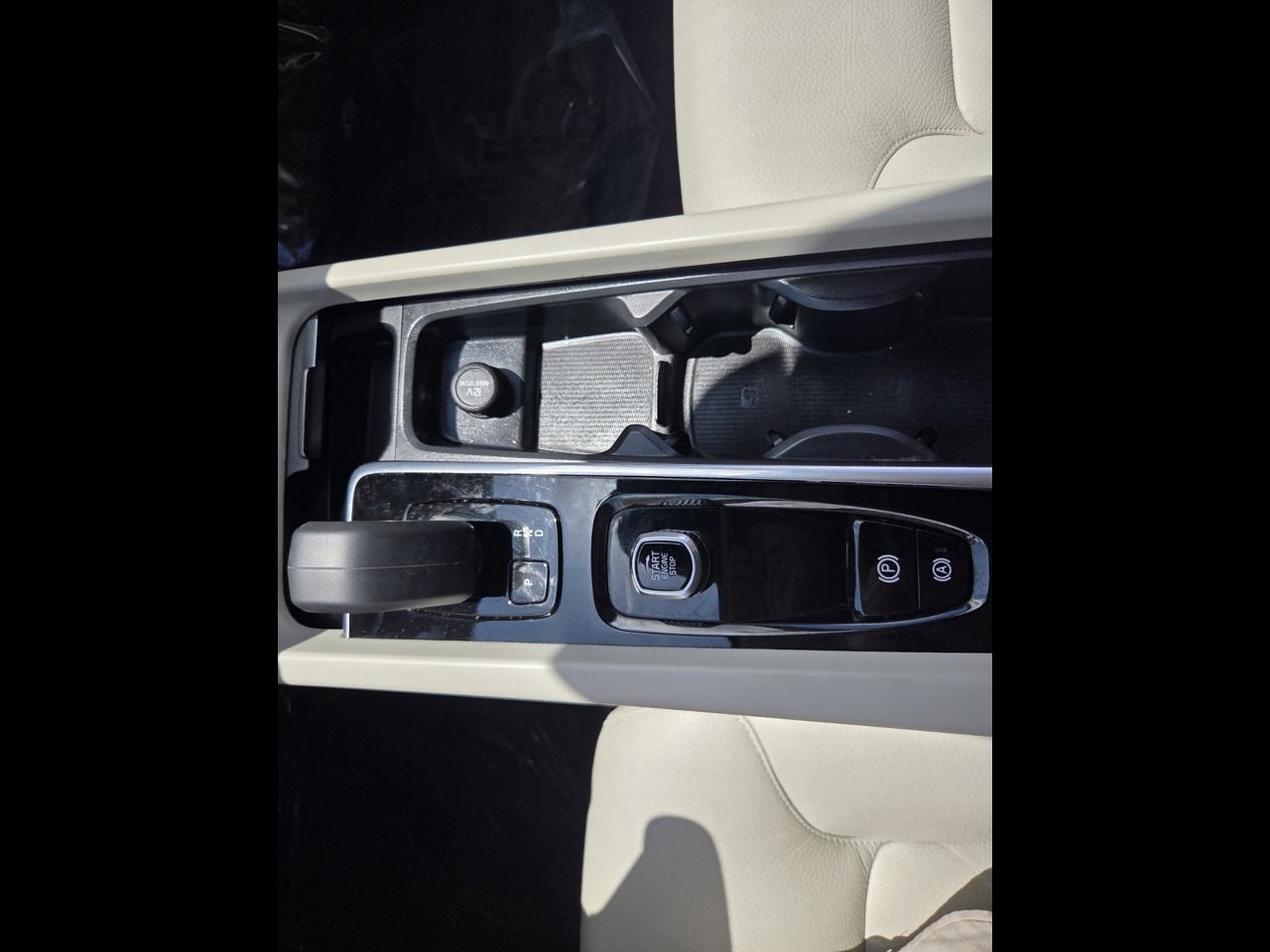 2025 Volvo XC60 Plus