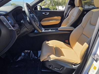 2025 Volvo XC60 B5 Ultra