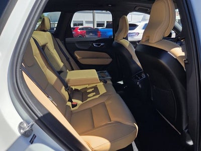 2025 Volvo XC60 B5 Ultra