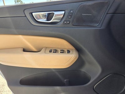 2025 Volvo XC60 B5 Ultra